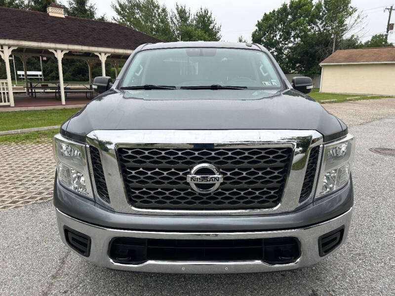 2017 Nissan Titan SV