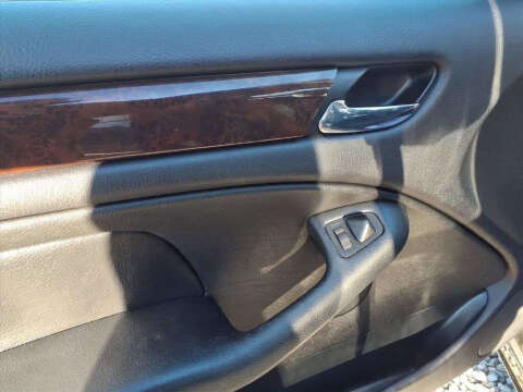 2005 BMW 3 Series 325i