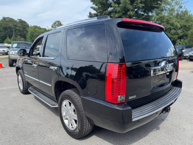 2011 Cadillac Escalade Luxury