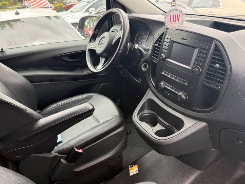 2017 Mercedes-Benz Metris Passenger