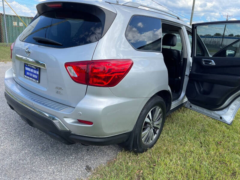 2017 Nissan Pathfinder SL