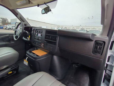 2025 Chevrolet Express 2500