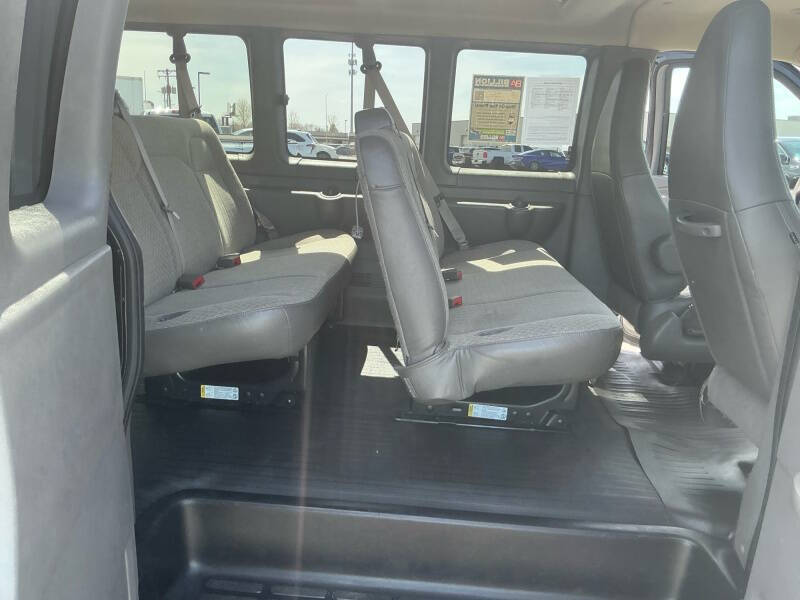 2025 Chevrolet Express LS 3500