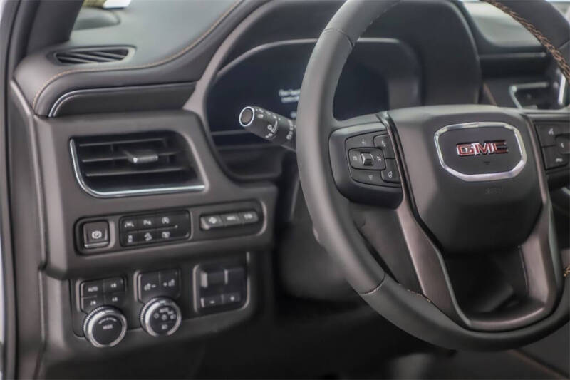 2024 GMC Yukon XL AT4