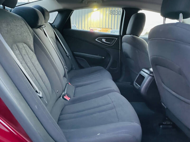 2016 Chrysler 200 Limited