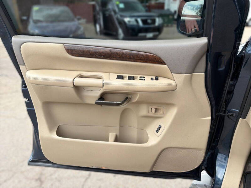 2013 Nissan Armada Platinum