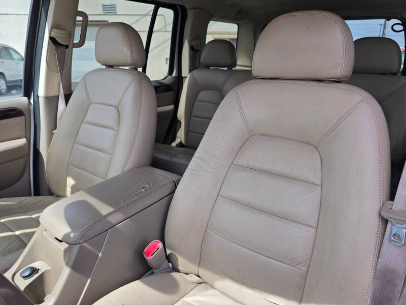 2004 Ford Explorer Limited