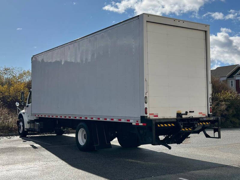 2018 Freightliner M2 106