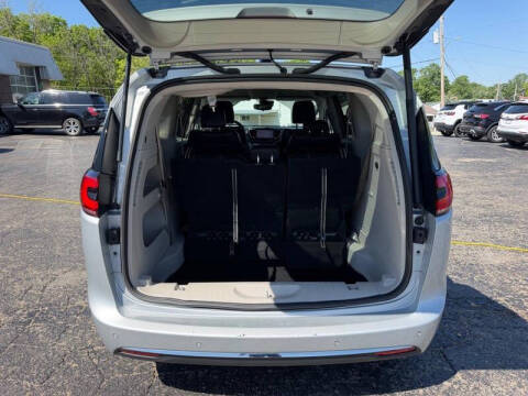 2023 Chrysler Pacifica Touring L