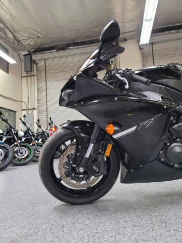 2012 Yamaha YZF-R1