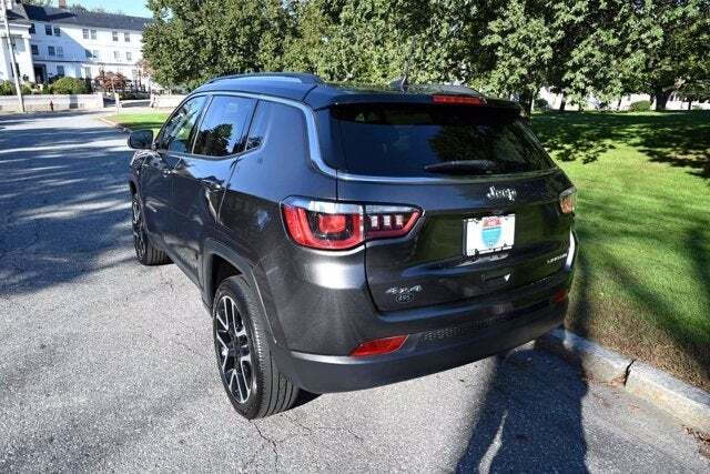 2018 Jeep Compass Limited photo 3