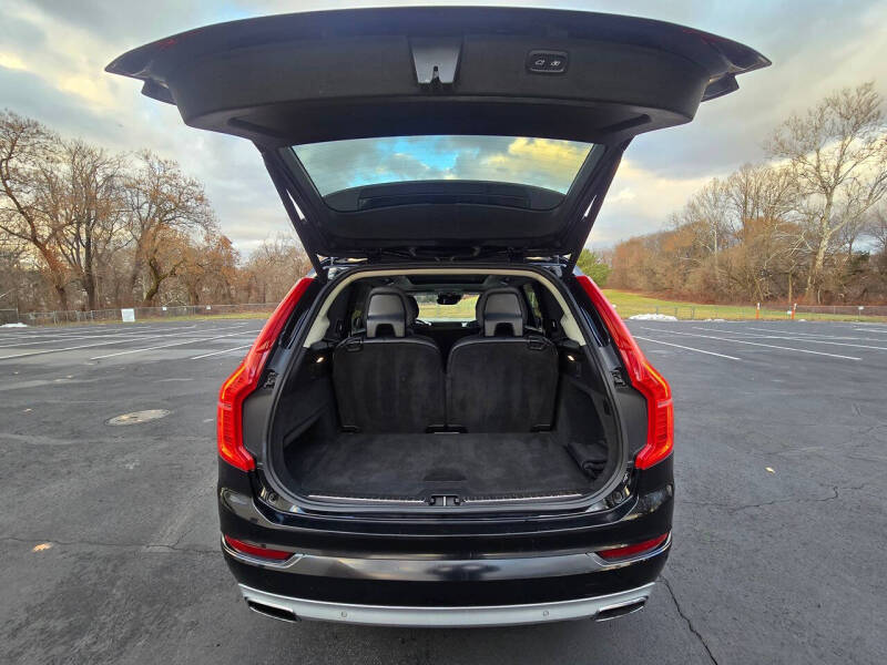 2018 Volvo XC90 T6 Momentum