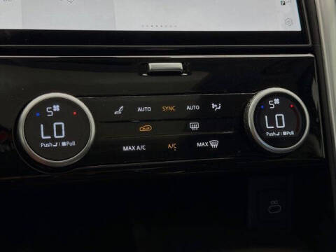 2024 Land Rover Discovery P300 S