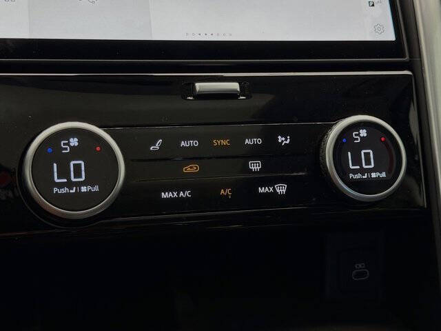 2024 Land Rover Discovery P300 S