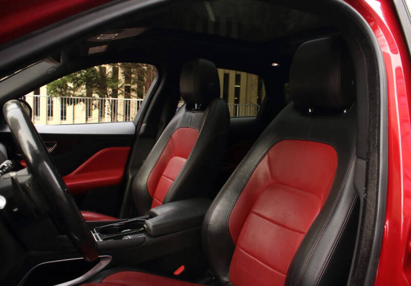 2017 Jaguar F-PACE 35t R-Sport