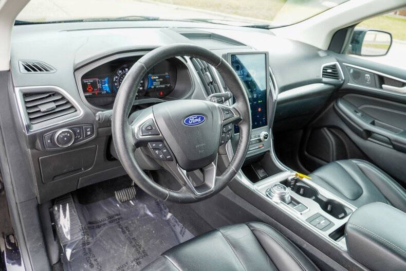 2022 Ford Edge Titanium