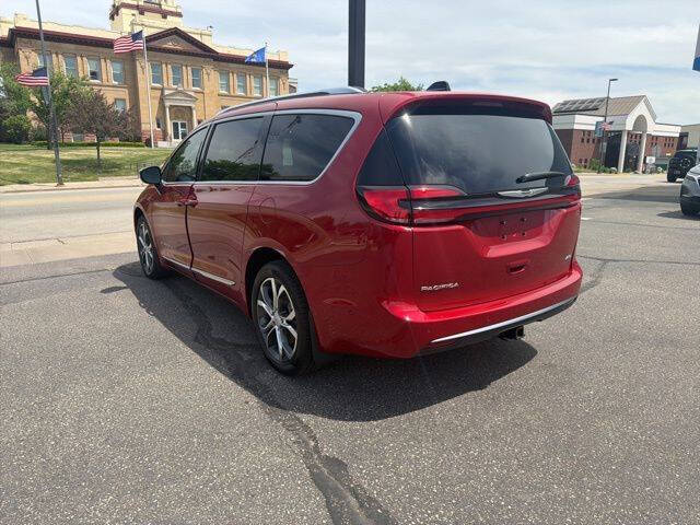 2025 Chrysler Pacifica Pinnacle