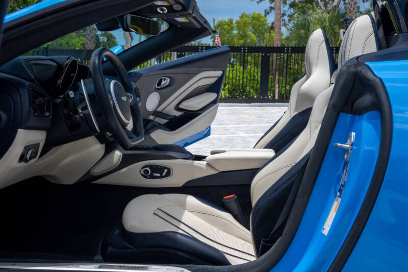 2021 Aston Martin Vantage