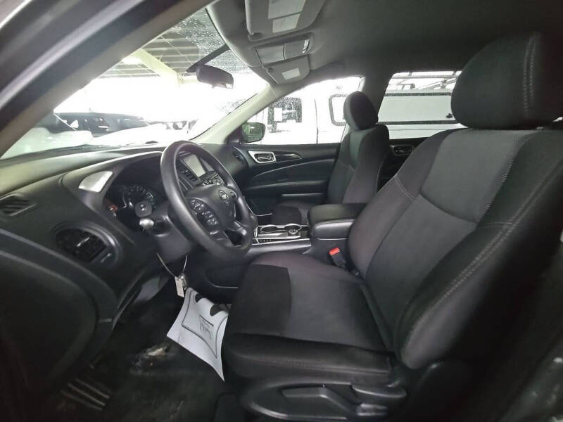 2019 Nissan Pathfinder S