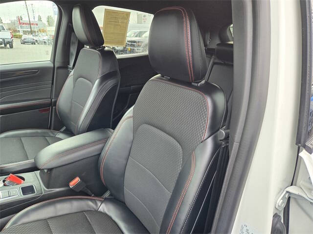 2023 Ford Escape Hybrid ST-Line Elite