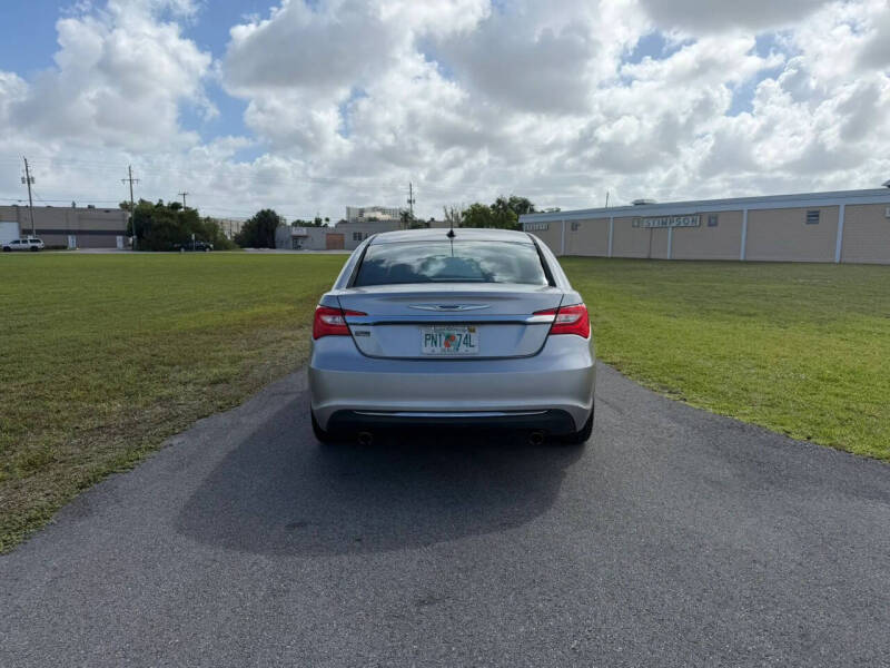 2013 Chrysler 200 Limited