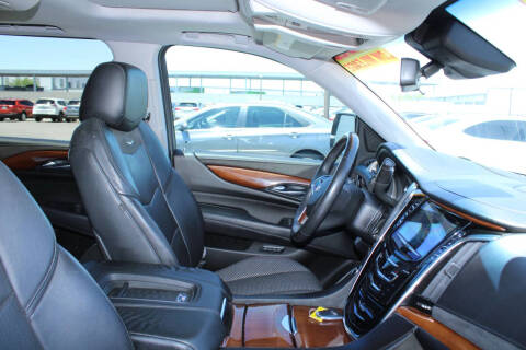 2017 Cadillac Escalade ESV Luxury