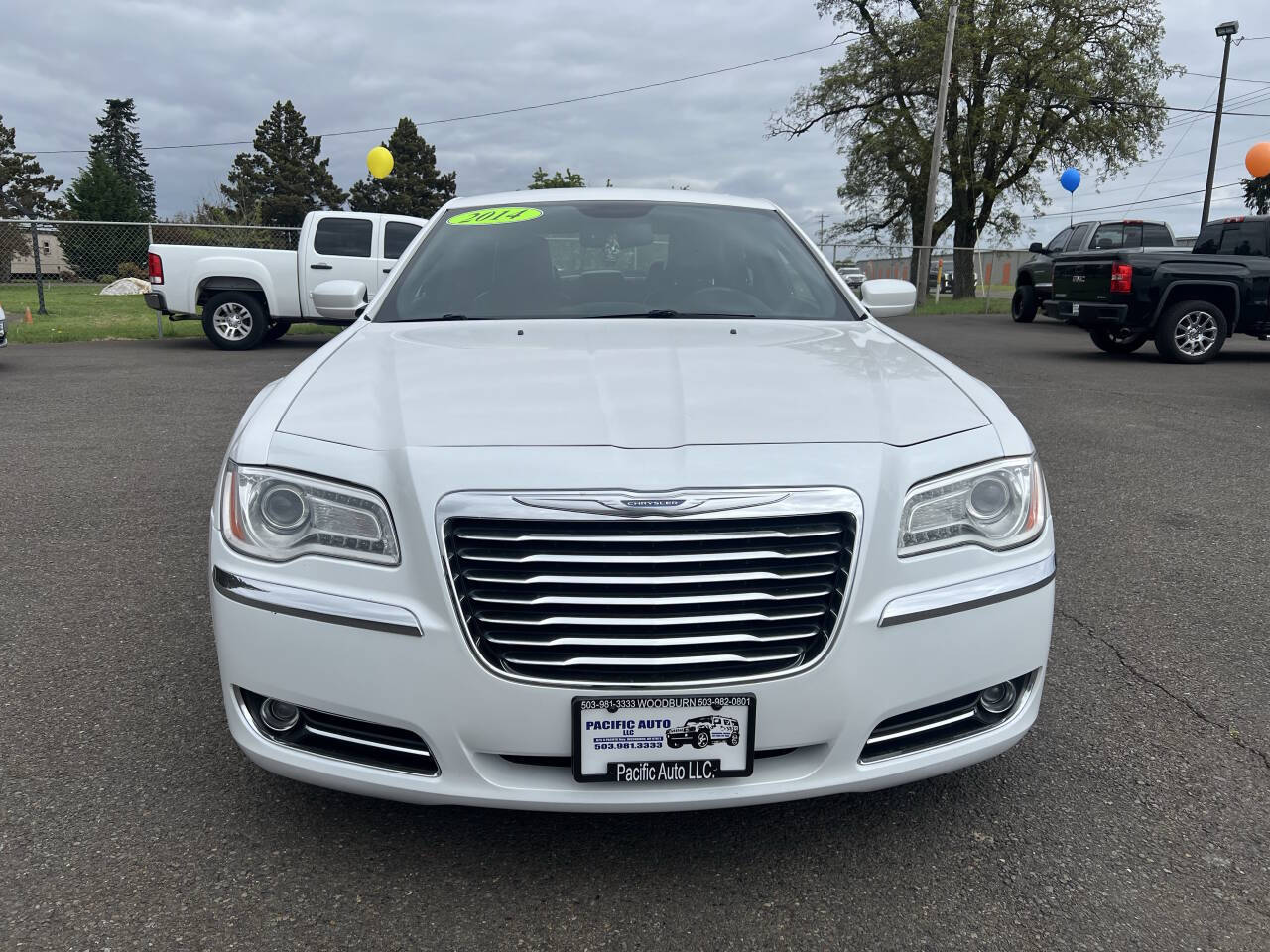 White 2014 Chrysler 300 Base Base 4dr Sedan 2