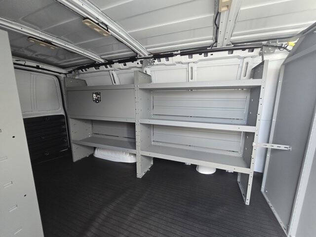 2025 GMC Savana 2500