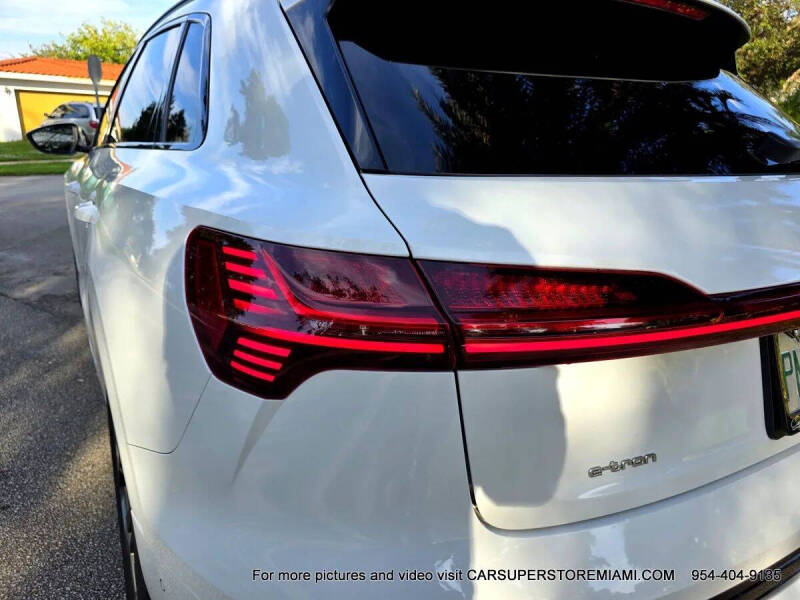 2021 Audi e-tron quattro Premium