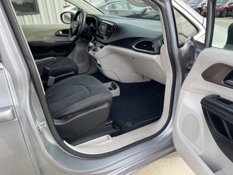 2017 Chrysler Pacifica LX