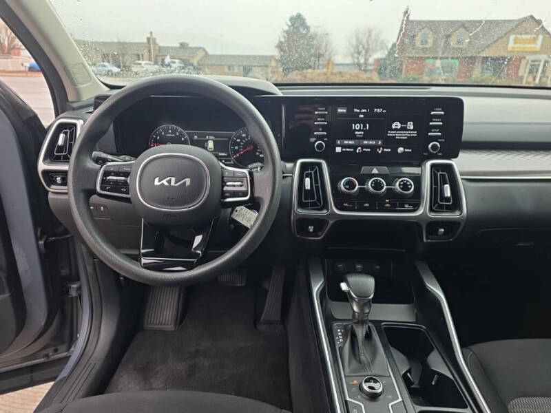 2023 Kia Sorento LX