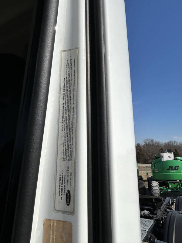 2019 Peterbilt 567 Road Tractor