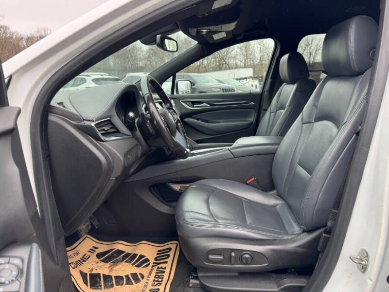 2022 Buick Enclave Essence