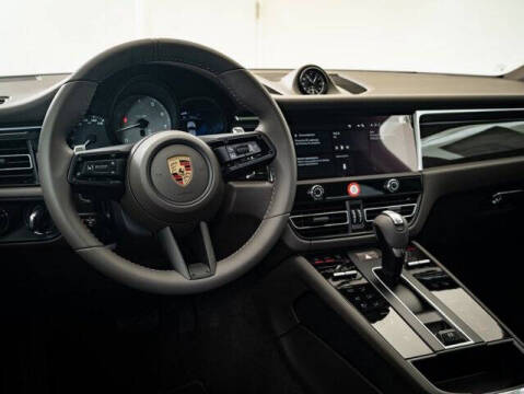 2025 Porsche Macan S