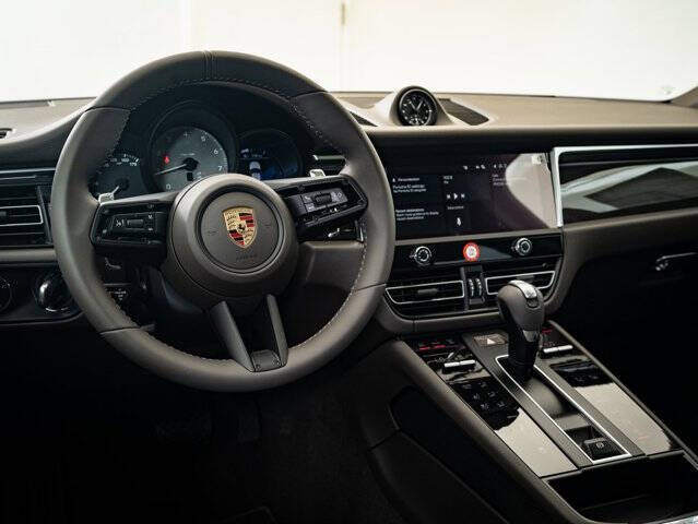 2025 Porsche Macan S