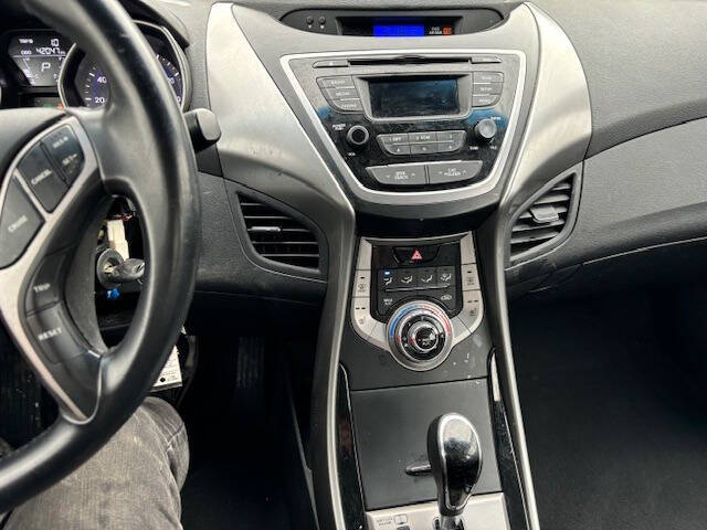 2013 Hyundai Elantra Limited photo 9