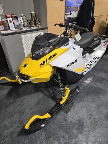 2025 Ski-Doo MXZ Neo