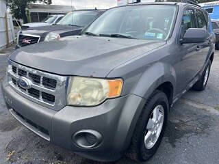 2009 Ford Escape XLS's photo