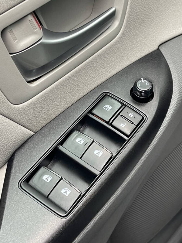 2017 Toyota Sienna LE 8-Passenger