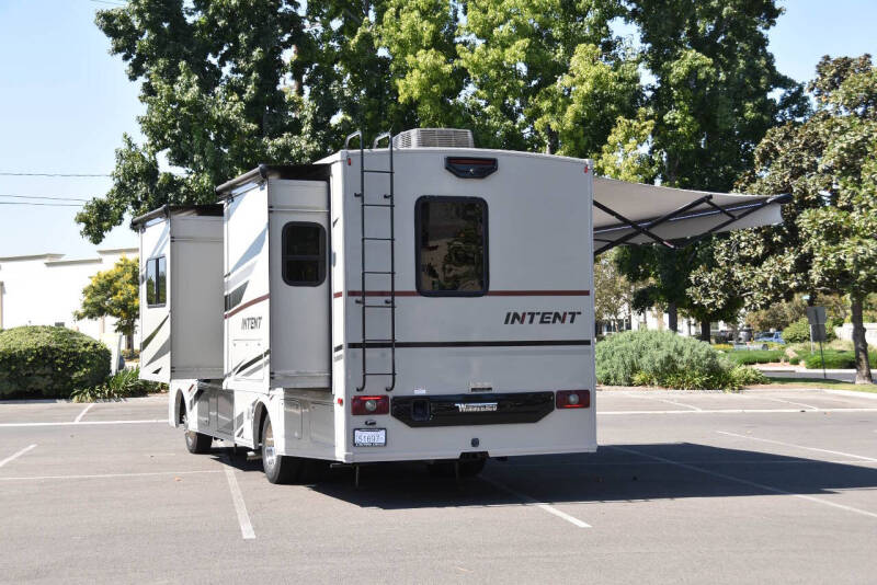 2020 Winnebago Intent 28y
