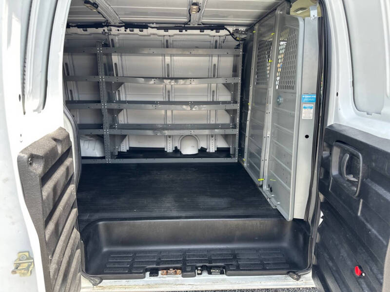 2022 Chevrolet Express 2500