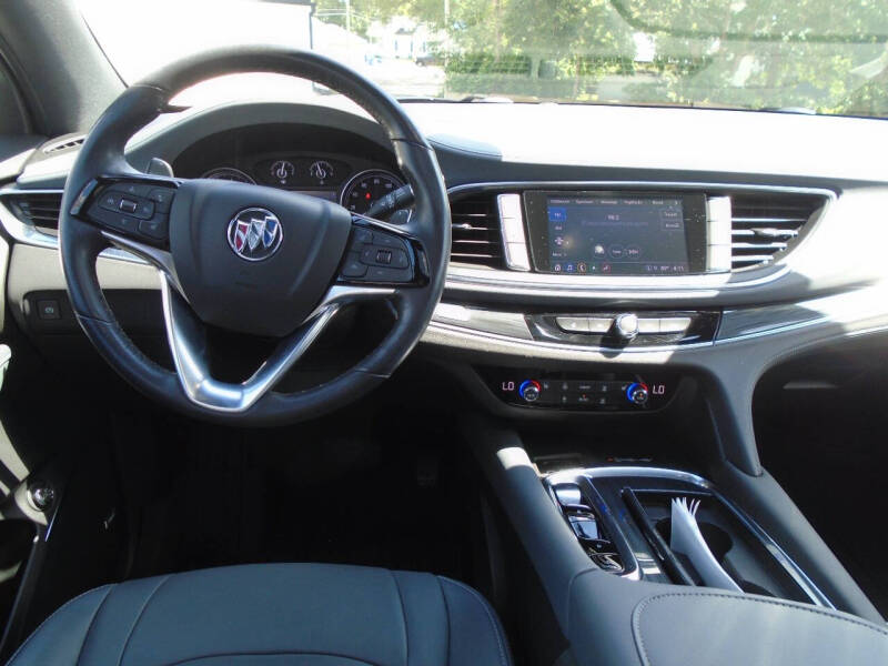 2022 Buick Enclave Essence