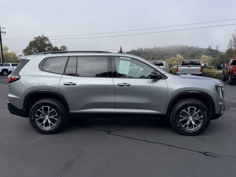 2024 GMC Acadia AT4