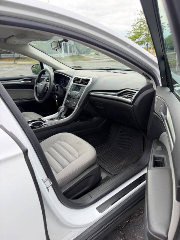 2013 Ford Fusion S