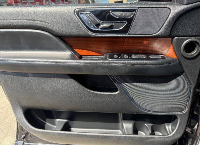 2019 Lincoln Navigator Select