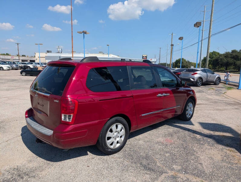2007 Hyundai Entourage GLS