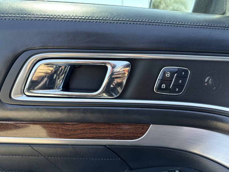 2017 Ford Explorer Platinum