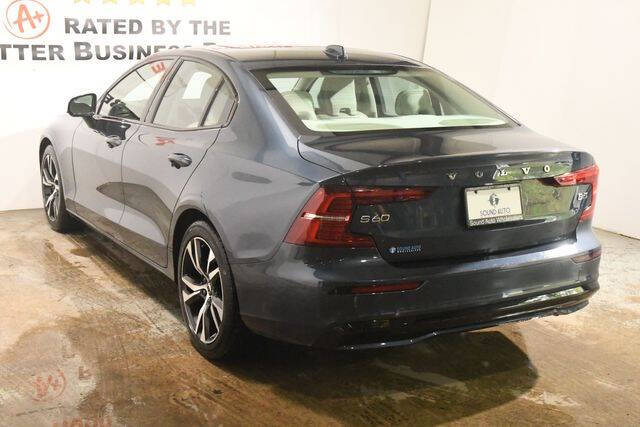 2024 Volvo S60 B5 Core Dark Theme