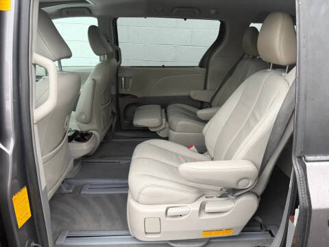 2014 Toyota Sienna
