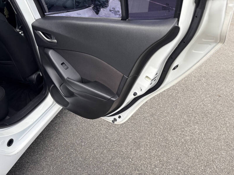 2016 Mazda MAZDA3 i Touring
